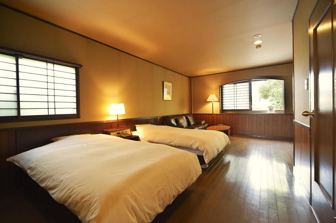 Twin Room with Shared Bathroom