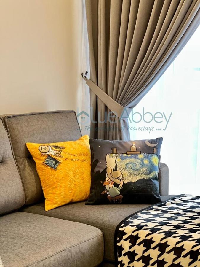 Deluxe One-Bedroom Apartment