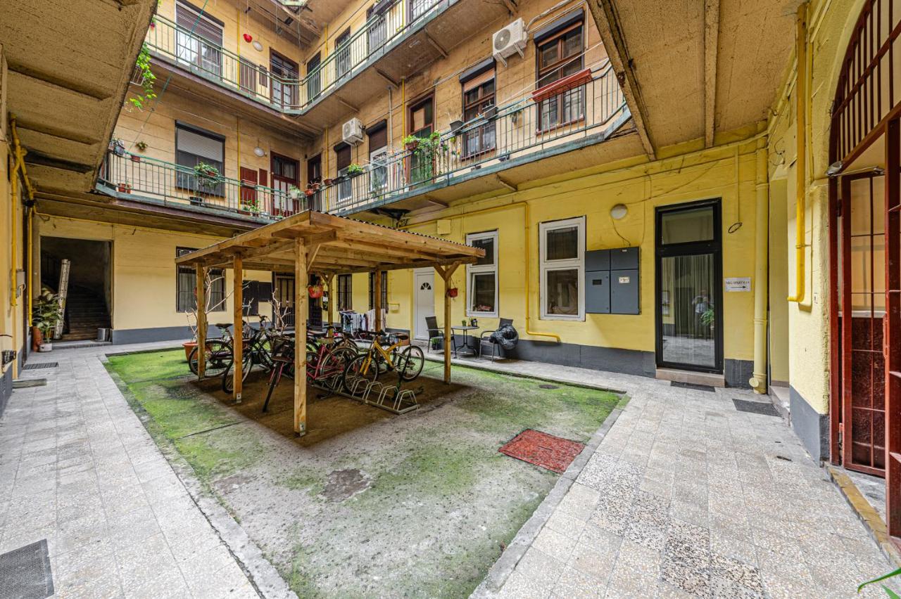 Marble Royal Suite & Studio- near the City Park - B&B Budapest