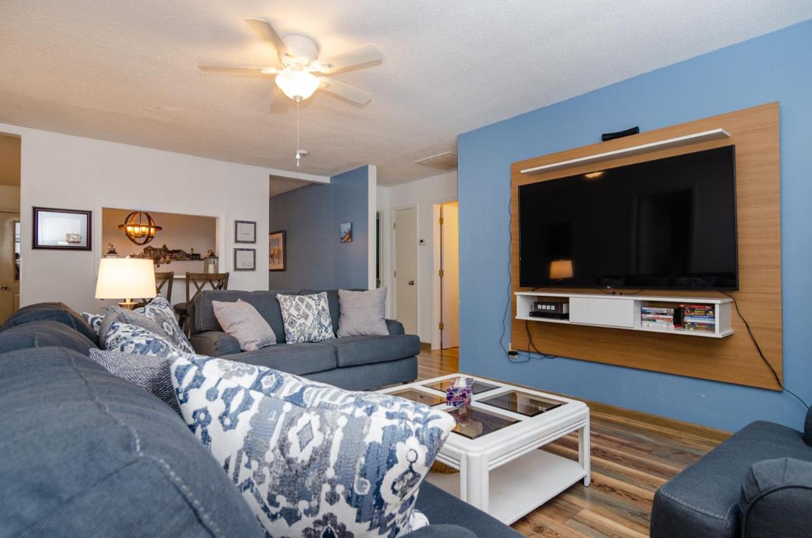 Sunny Vacations Cottage by Bryant Real Estate - Ferienwohnung Kure Beach