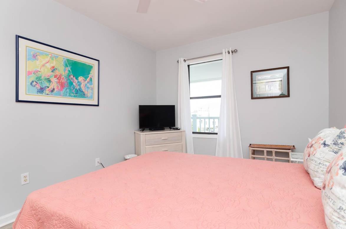 Corner Penthouse by Bryant Real Estate - B&B Carolina Beach