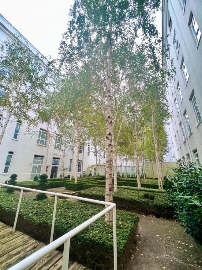 Luxury studio with super fast WiFi gated development - Chambres d’hôtes Londres