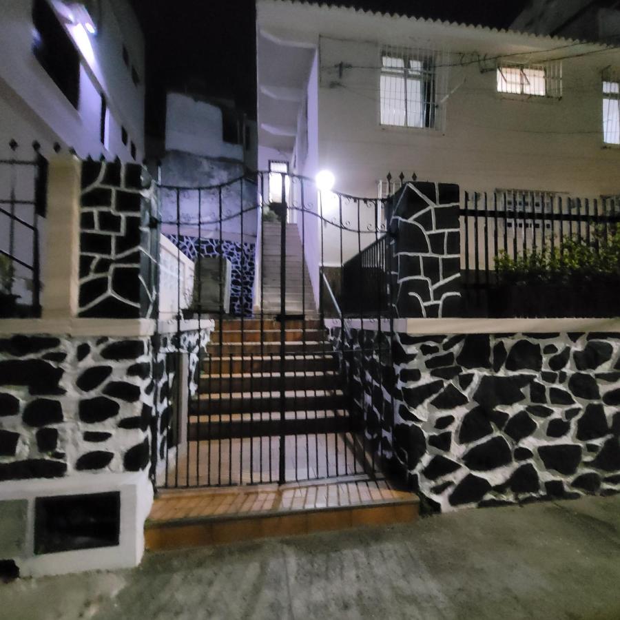 casa em rua tranquila a 200 metros do agito do Rio Vermelho e praia - Chambres d’hôtes Salvador