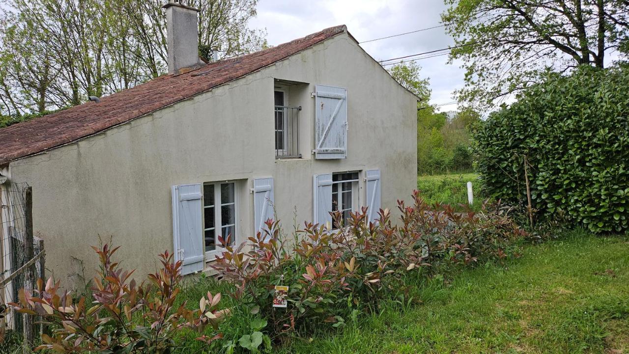 Maison T2 Meublé à la campagne - B&B Saint-Maurice-le-Girard