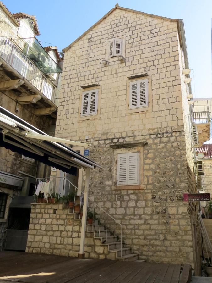 Pinna Apartments Hvar - B&B Lesina