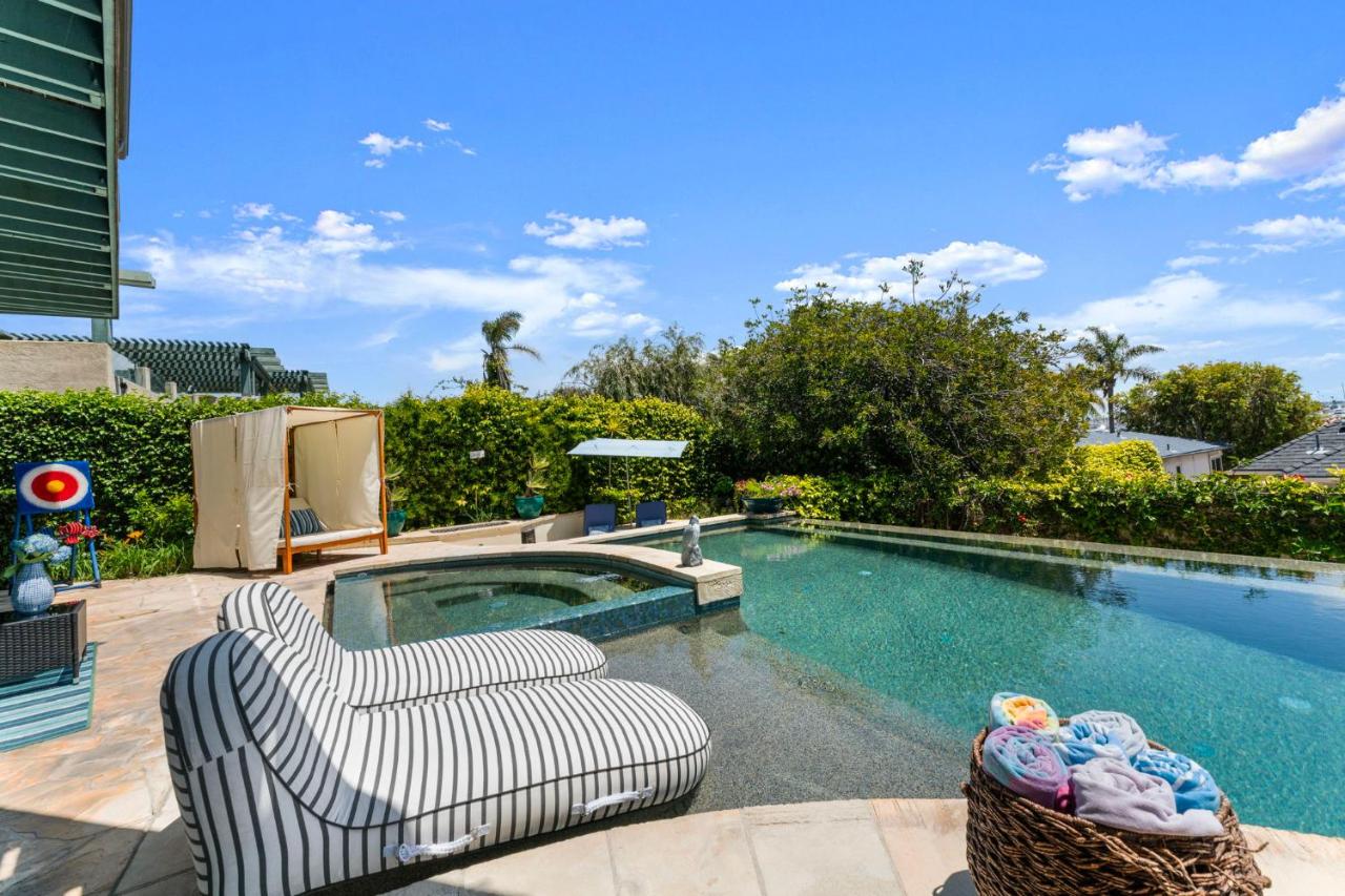 The Pool Side Hideaway with Golf Cart - B&B