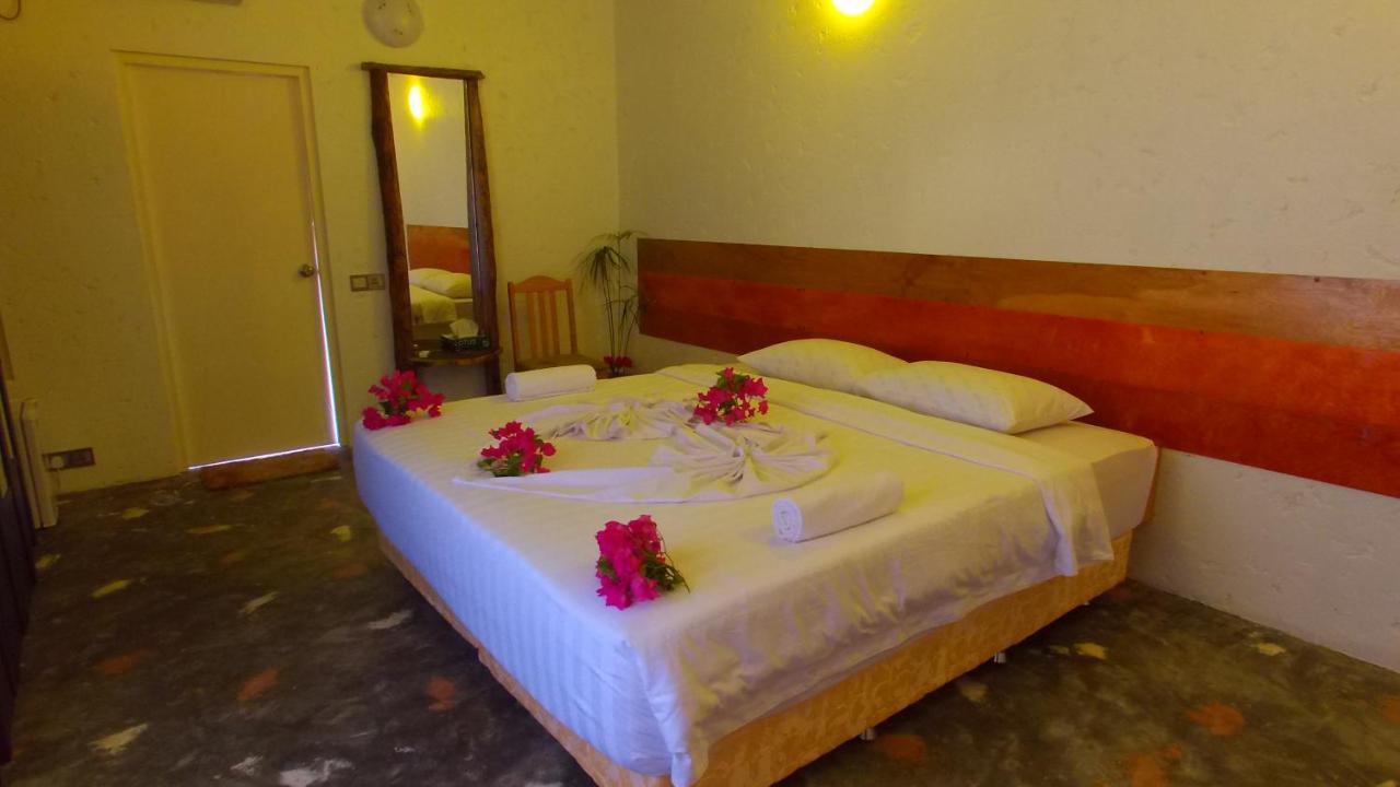 Double or Twin Room with Sea View
