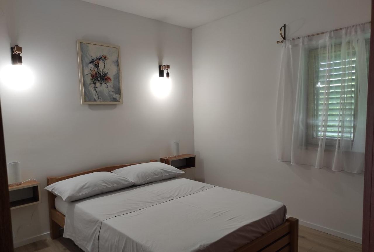Apartment mit 2 Schlafzimmern und Terrasse