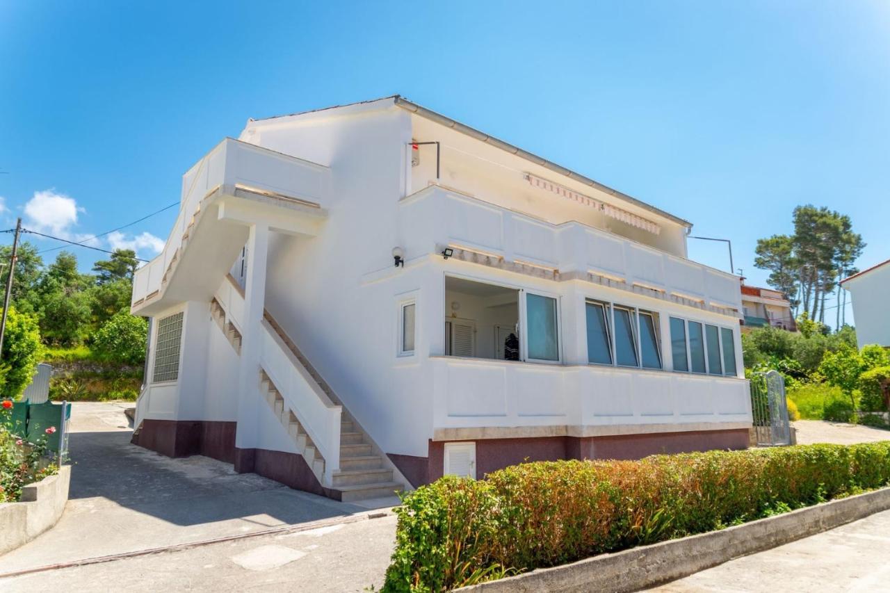Apartments with parking space Rab - 24367 - B&B
