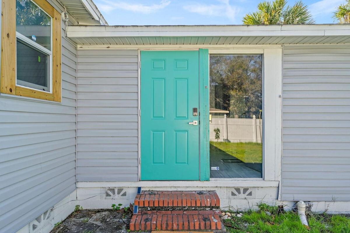 Guest House By Pinellas Trail,BeachGear,Parking - Chambres d’hôtes St. Petersburg