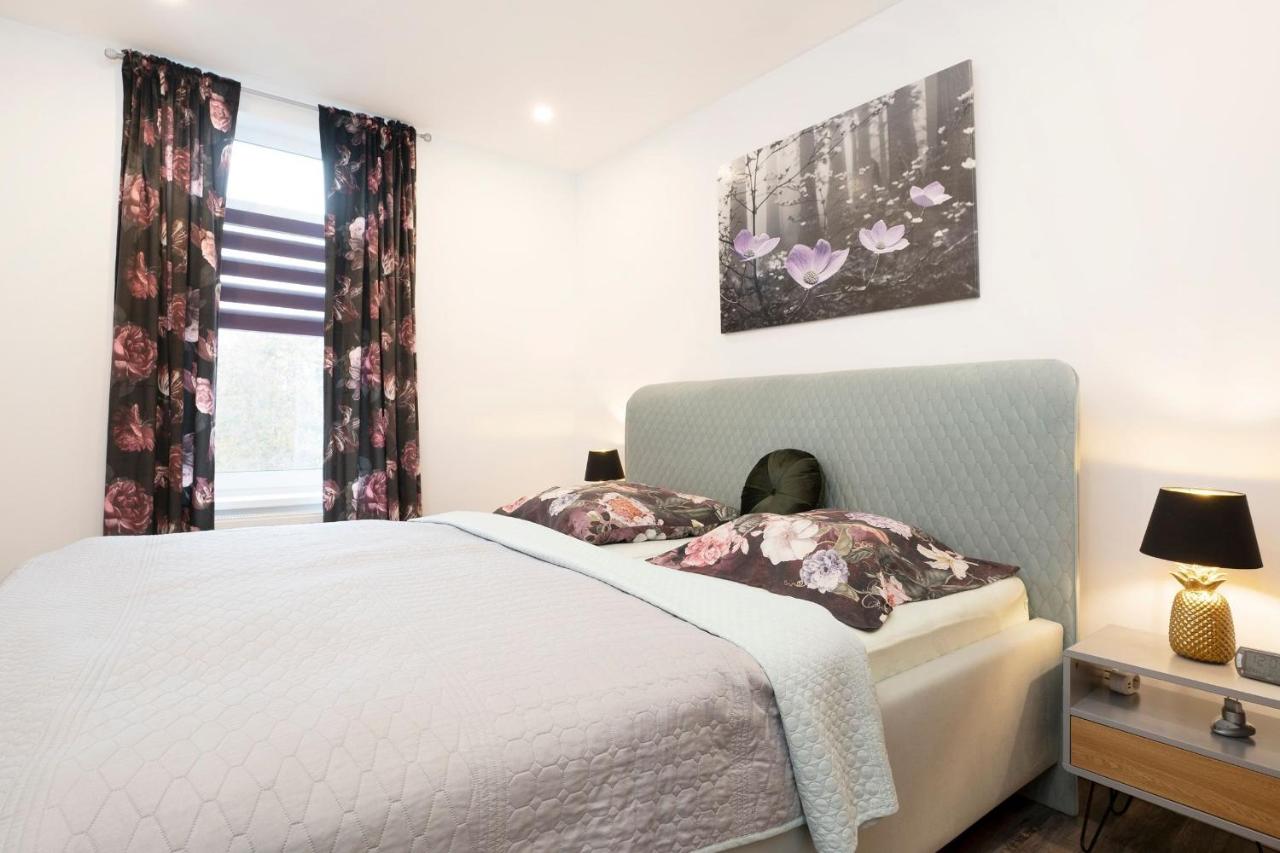 Rosenstraße 27 Merlin - B&B Malente