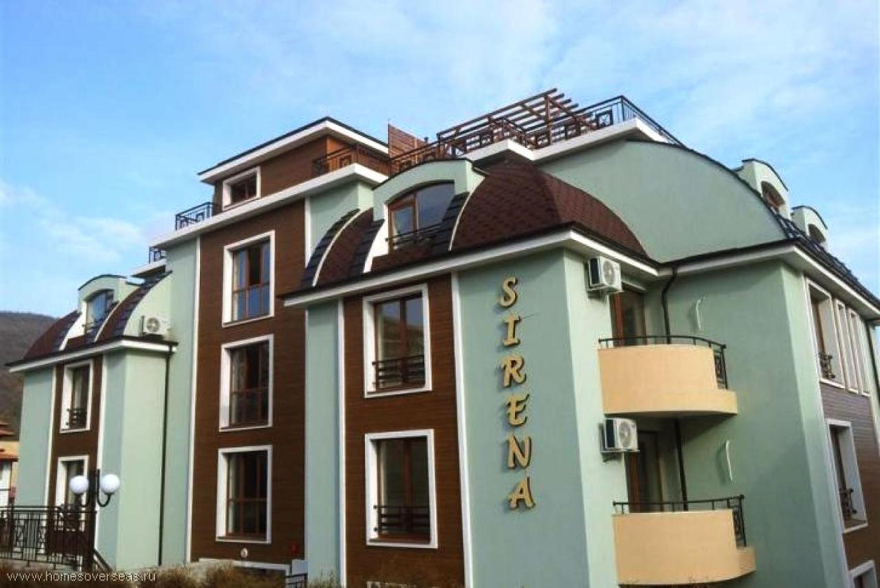Sea Sirena with a Mountain View - B&B