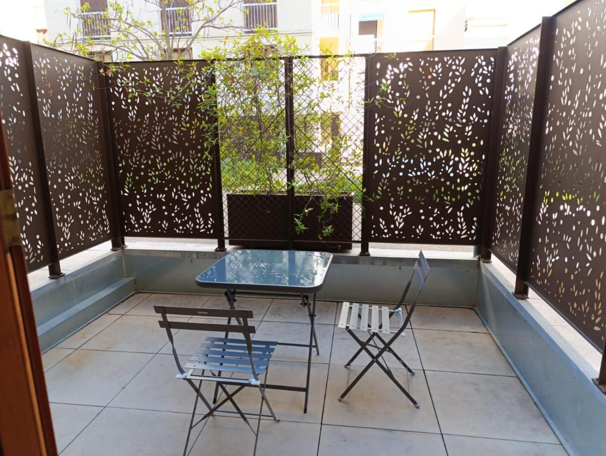 Studio Cosy rue Thiers avec Terrasse - B&B Aviñón