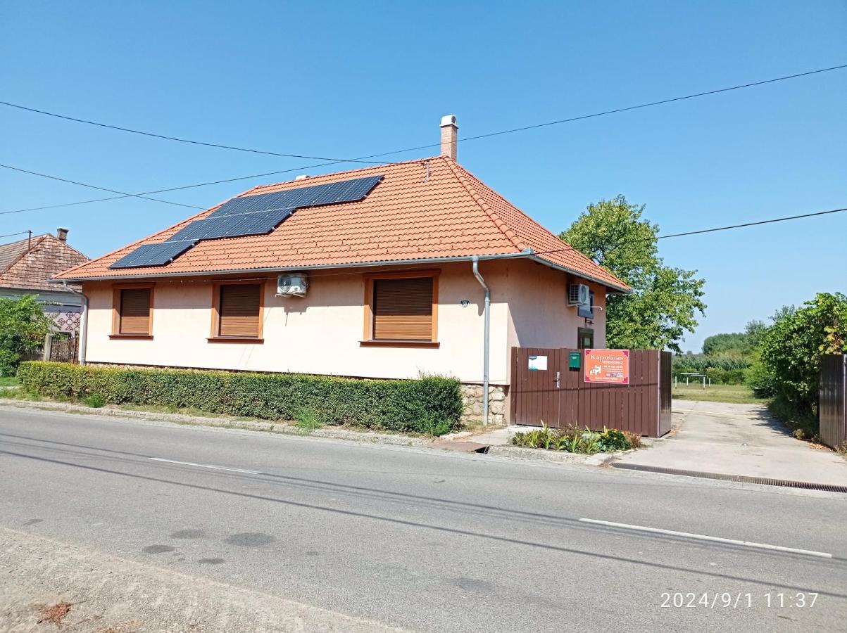 Kápolnás Vendégház Báta-Gemenc - B&B
