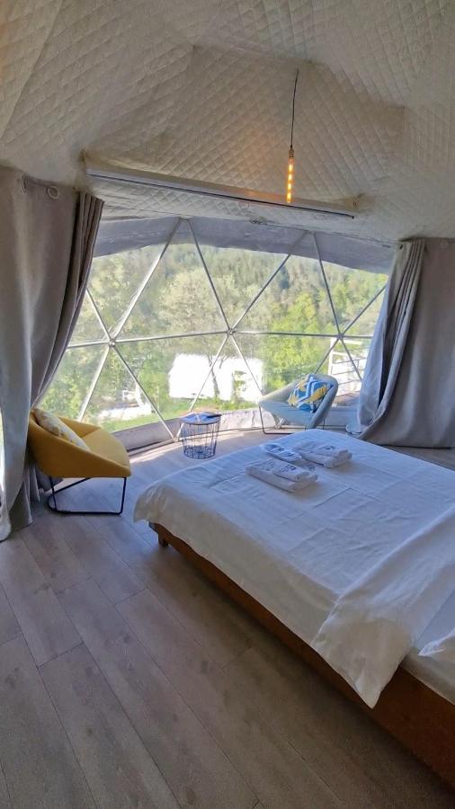 Tent Ocean
