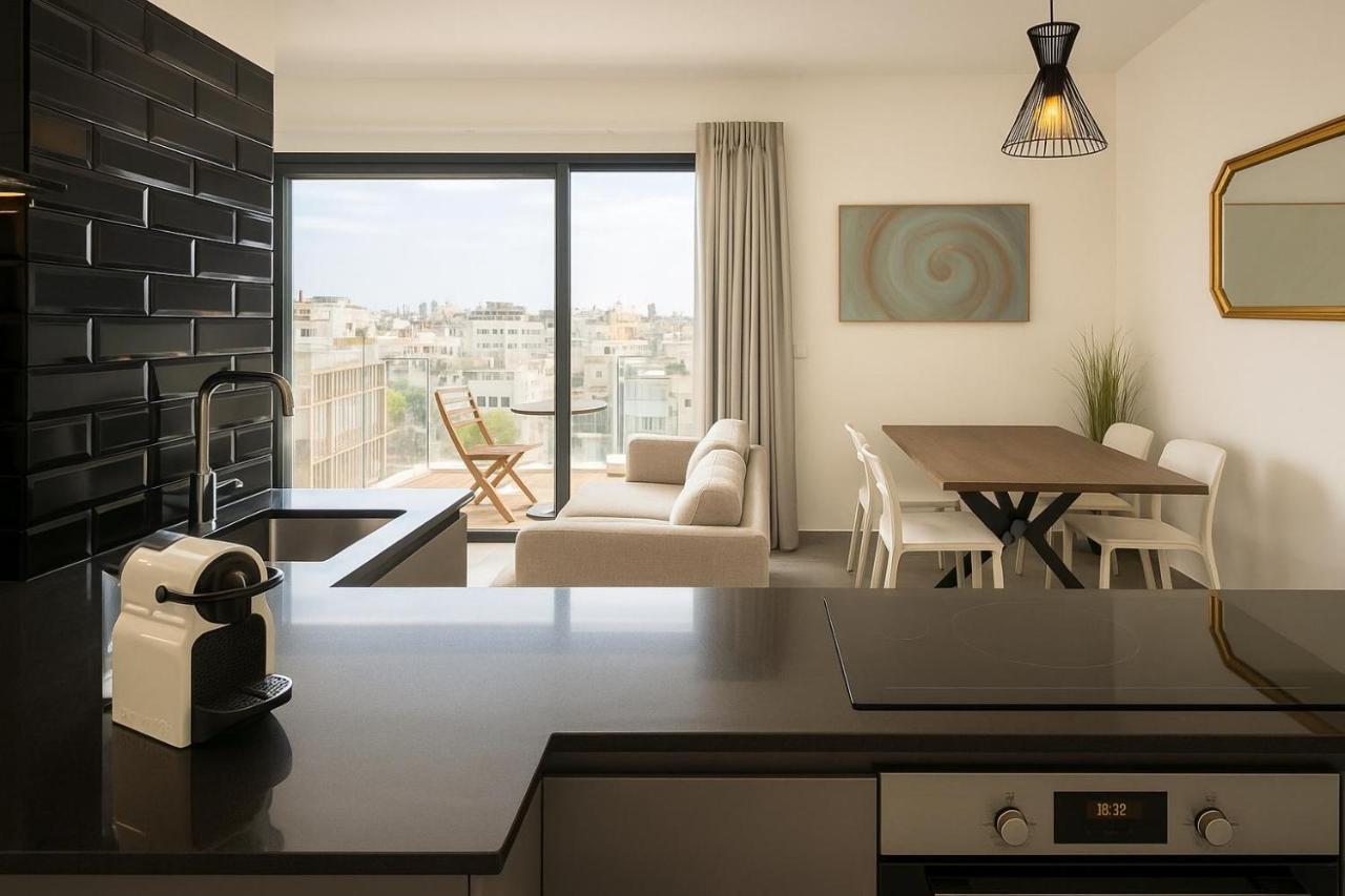 The Executive Suite in Florentine, Mamad & Balcony - Bed and Breakfast Tel Aviv