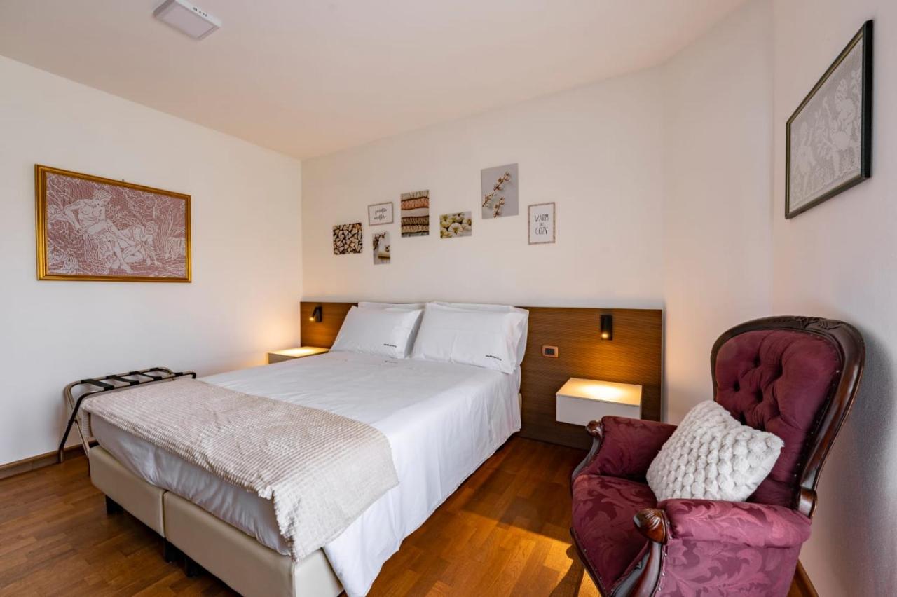 Camera Deluxe Matrimoniale/Doppia con Letti Singoli con Balcone