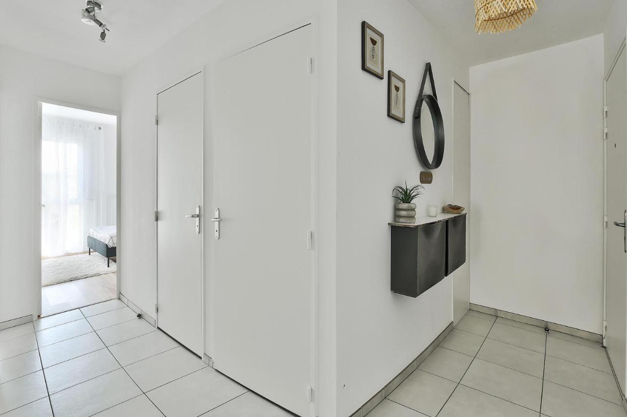 L'Eden Urbain Proche Lyon, Terrasse, BBQ et Parking - B&B Grigny-sur-Rhône