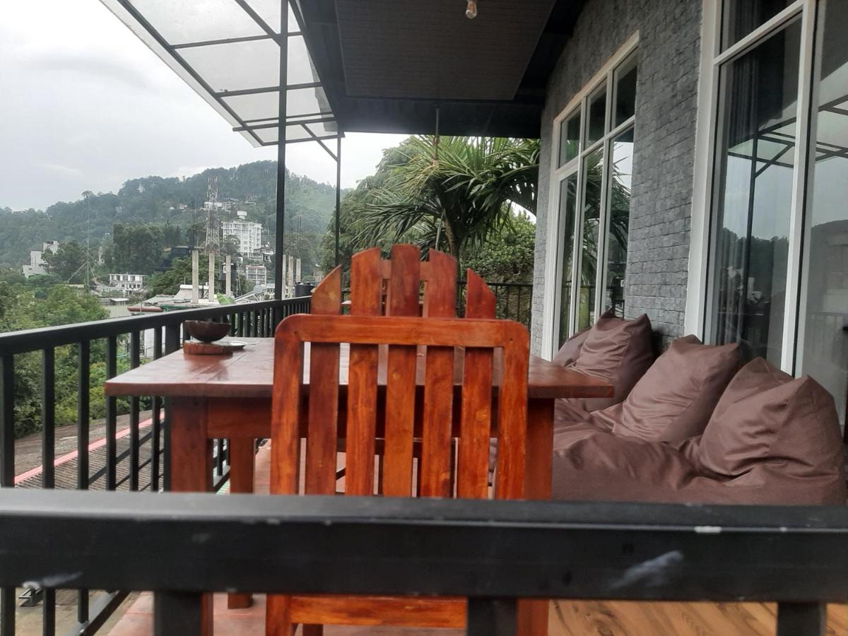 Studio mit Bergblick