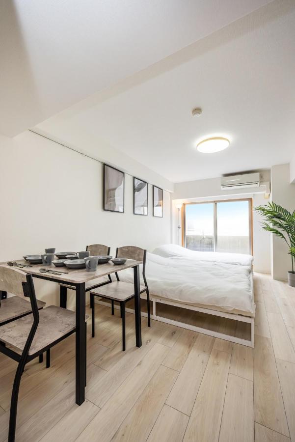 20 minutes by Haneda Airport train 3-minute walk from Kamata Station Direct access to Tokyo, Yokohama, Ueno - B&B