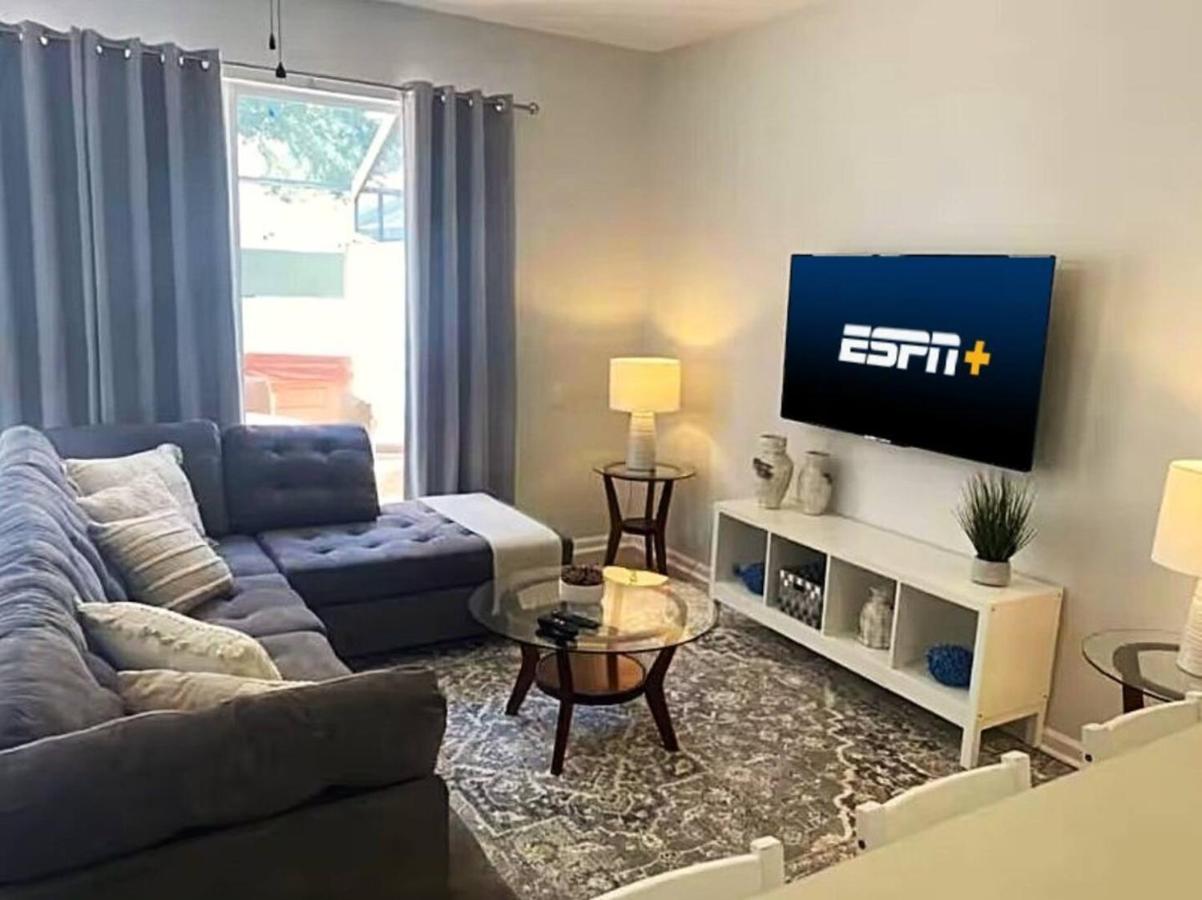 Your Cozy 3 BD Home w Private Hot Tub & BBQ Gril - B&B Kissimmee