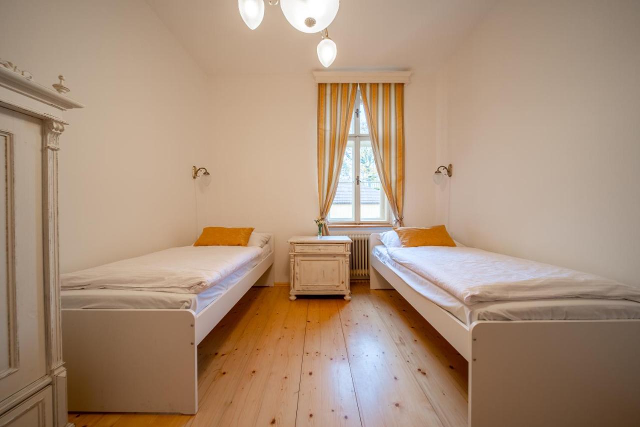 Zweibettzimmer mit Gemeinschaftsbad