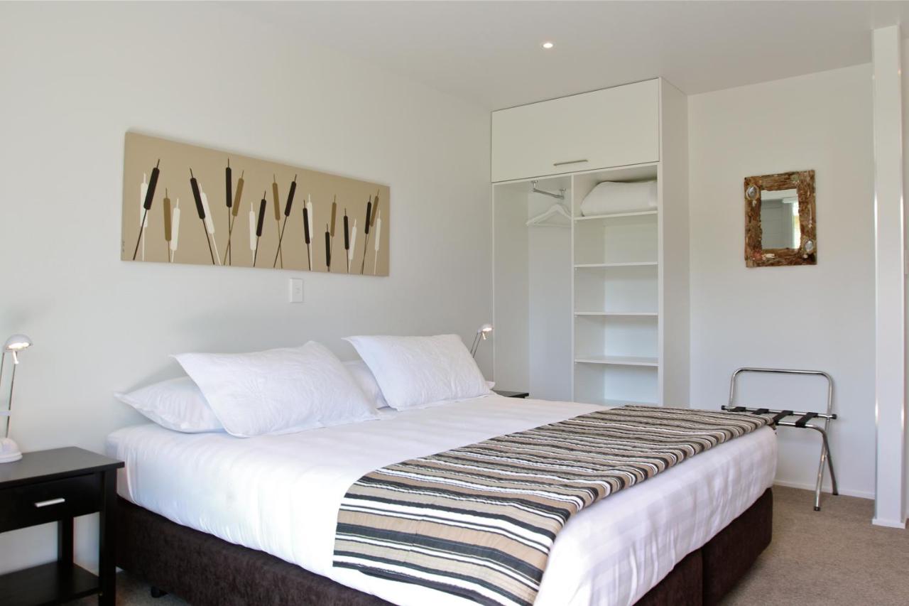 Two-Bedroom Apartment - Kiwiana