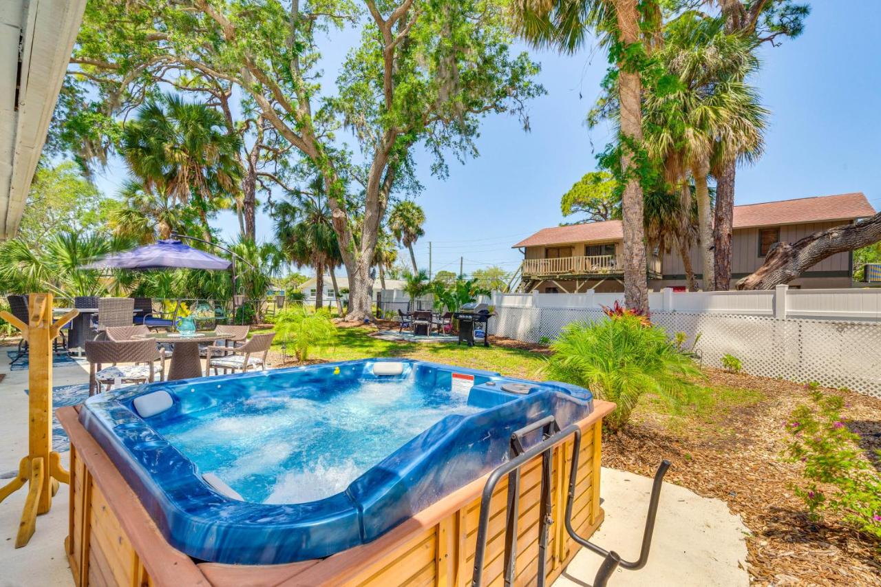 Hot Tub and Gas Grill Port Richey Retreat - B&B Port Richey