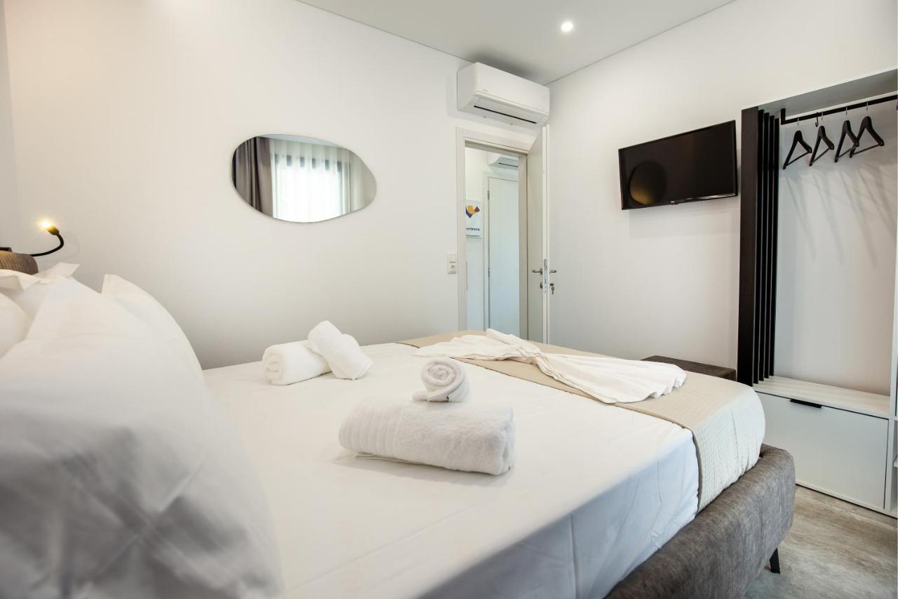 One-Bedroom Apartment with Balcony