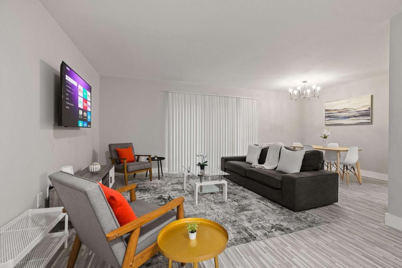 Trendy & Vibrant Unit City Experience - Ferienwohnung Rochester Hills
