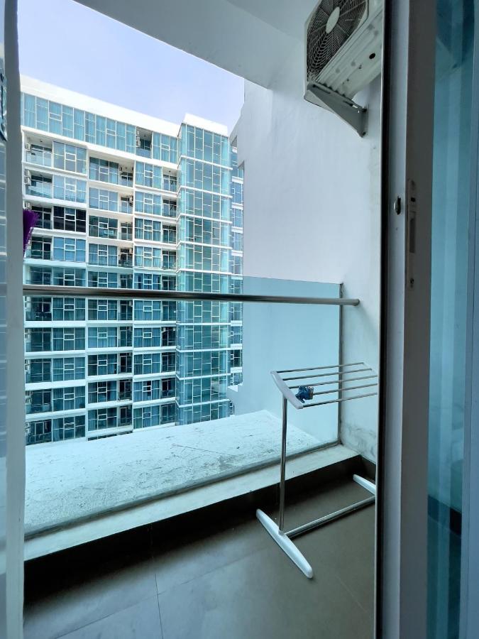 Studio Apartment with Balcony