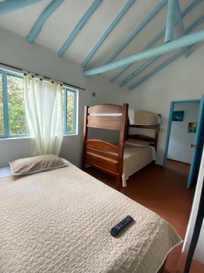 Basic Driepersoonskamer met Gedeelde Badkamer