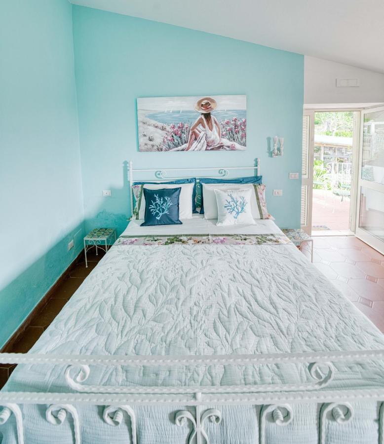 Kamer met Kingsize Bed en Uitzicht op Zee