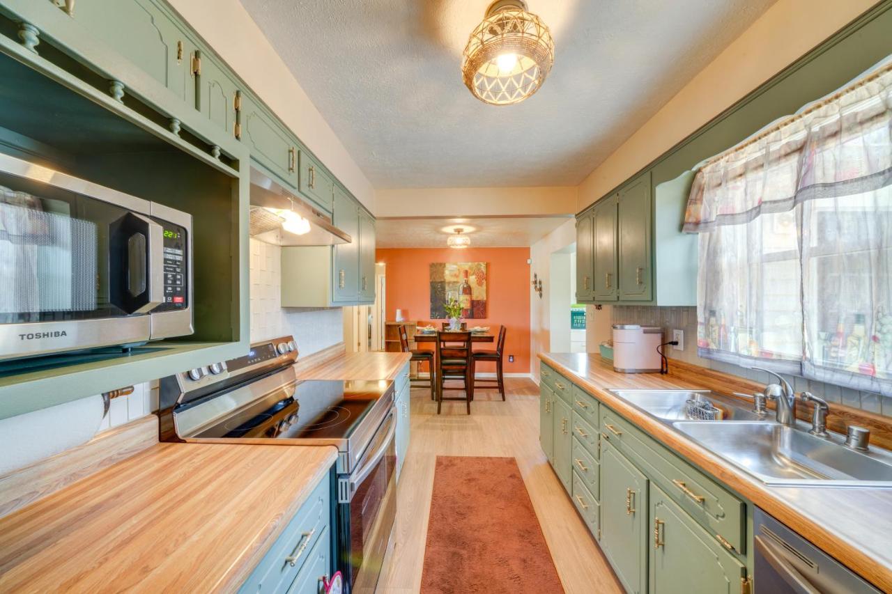 11 Mi to UofL & Norton Hospital: Louisville Home - Chambres d'hôtes Louisville