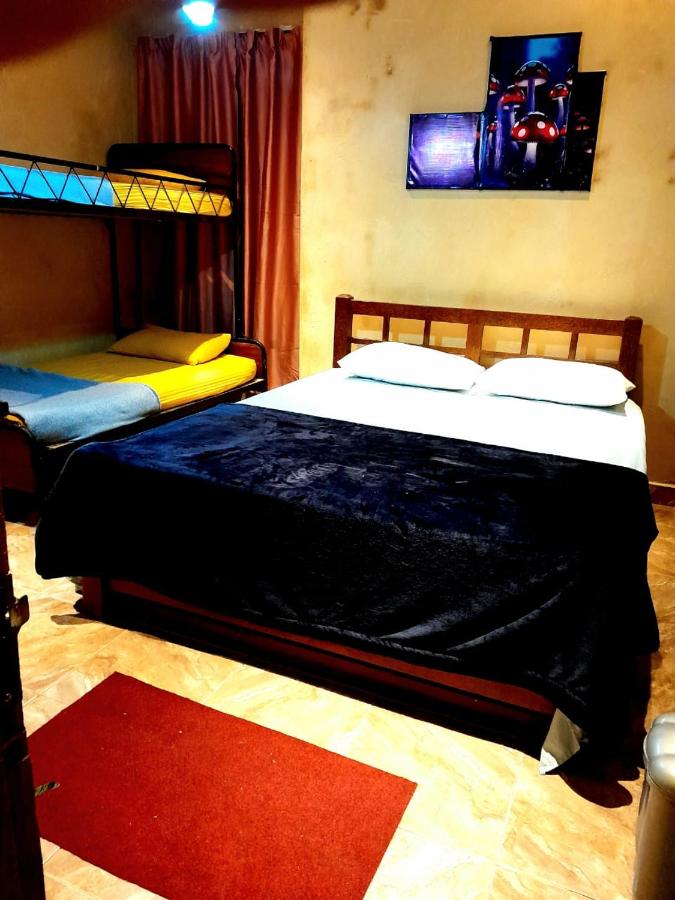 Habitación Familiar con baño privado