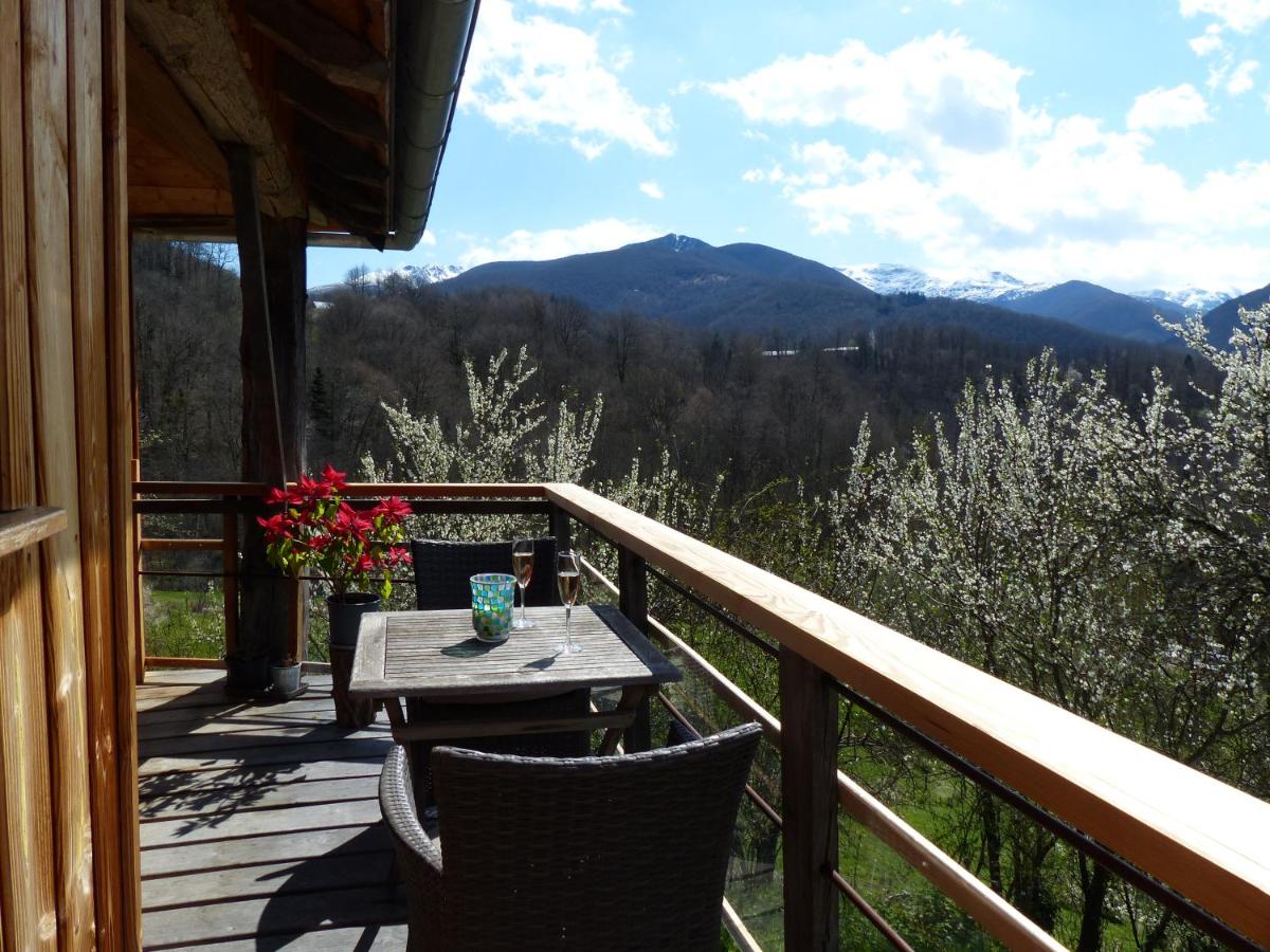 Eco-grange au milieu de notre ferme biologique O'Naturel - B&B