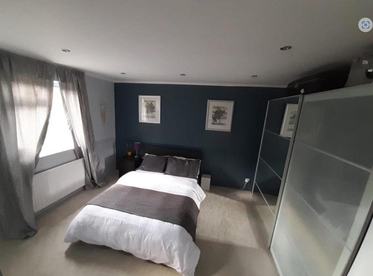 Charming private room - Ferienwohnung Northampton