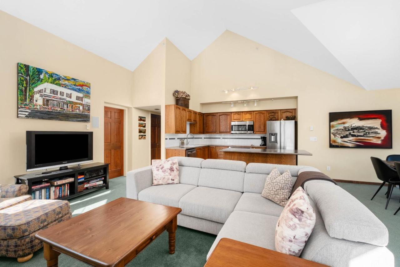 Top Floor Suite with Mountain Views by Harmony Whistler - Ferienwohnung