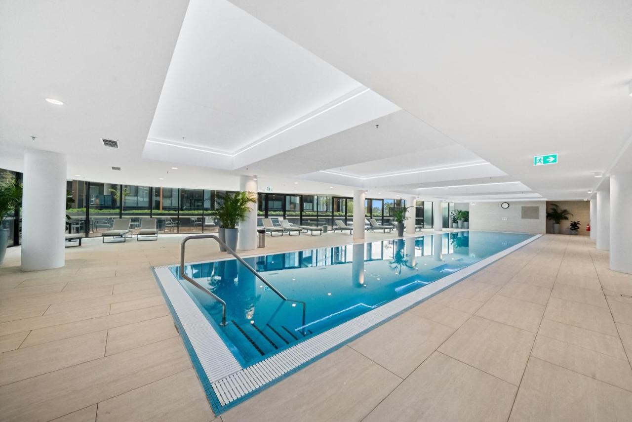 Stylish 1-Bed with Pool, Cinema & Sunset Views - B&B