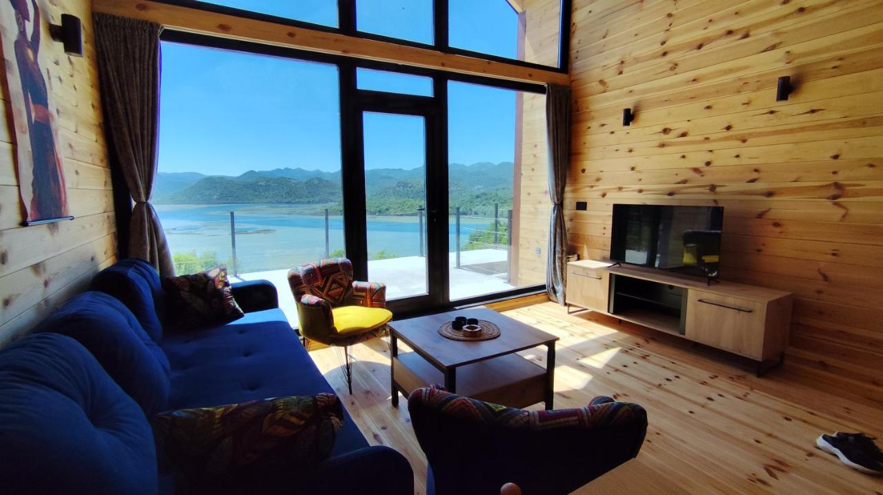 Above the Lake - B&B