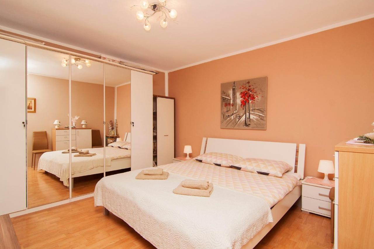 One-Bedroom Apartment with Terrace