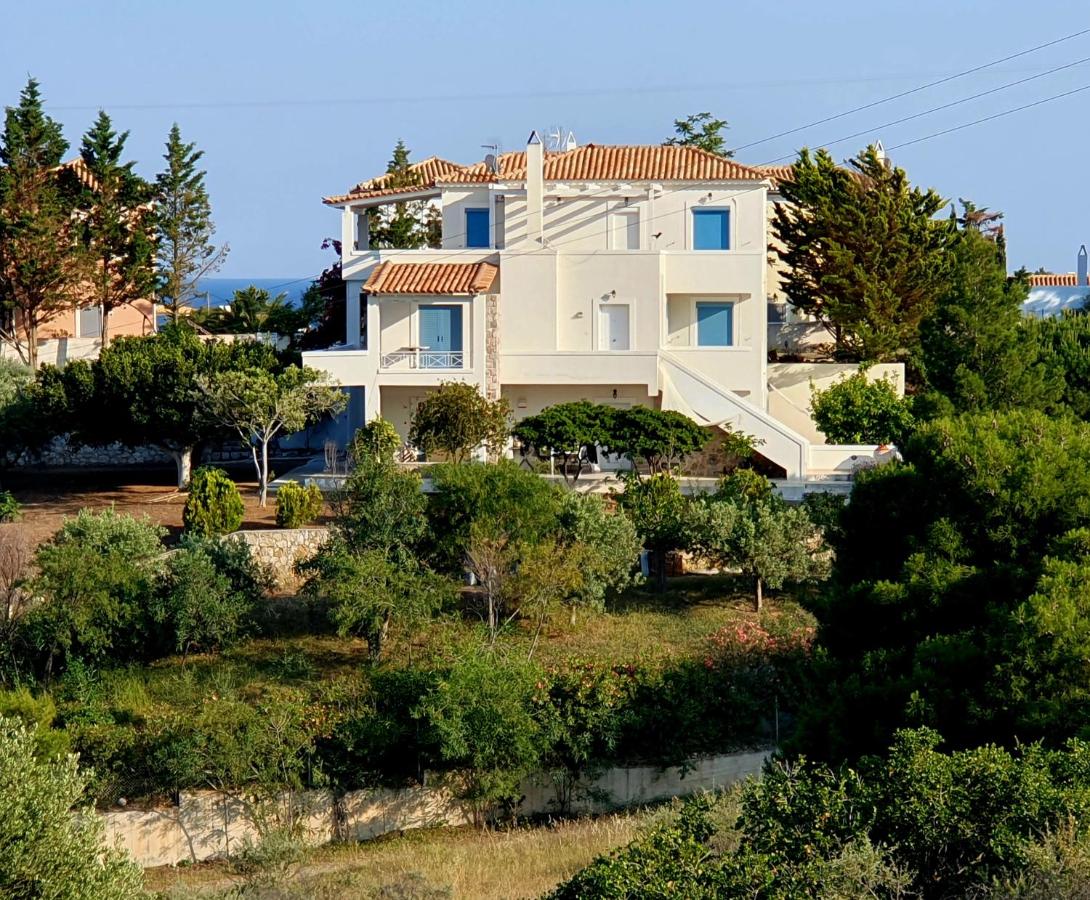 KOUNOUPISEA Holidays house ΜΕ ΥΠΕΡΟΧΗ ΘΕΑ ΣΤΟ ΠΟΡΤΟ ΧΕΛΙ - B&B