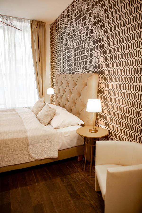 Luxury Modern Designed Oldtown Apartment - Bed and Breakfast Praag