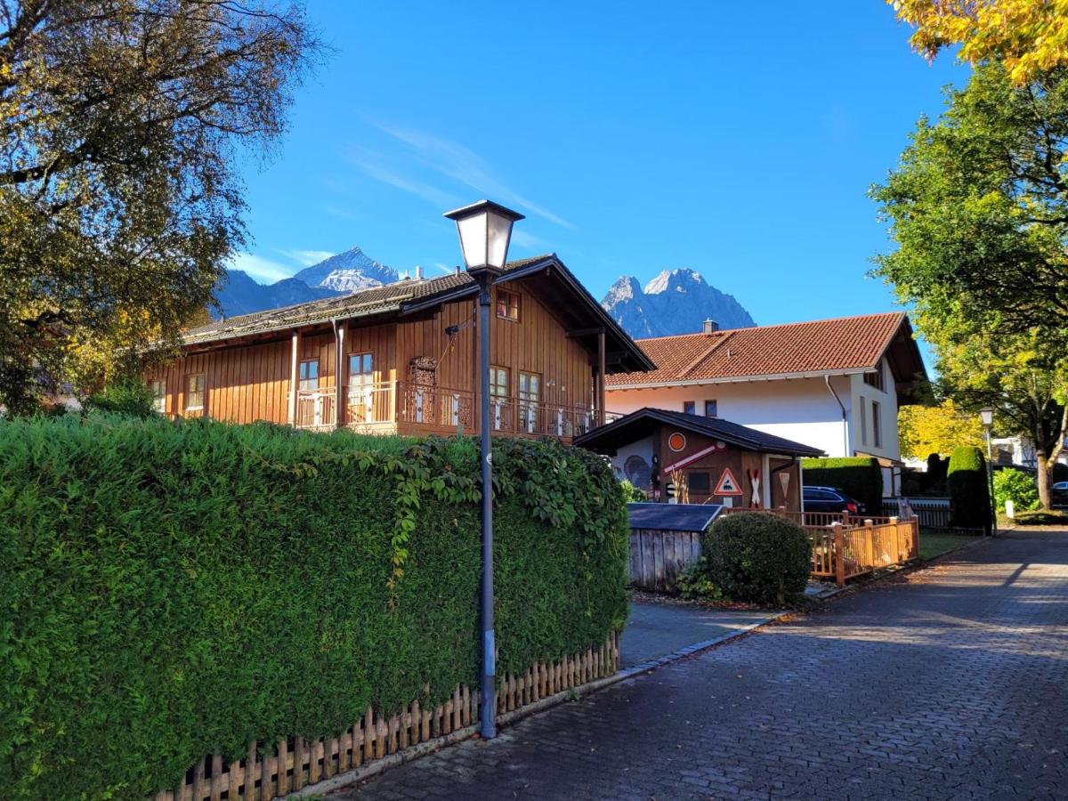 Apartment für 6 - Bergblick, Balkon, Kamin, Kino, Yoga, Parkplatz - B&B