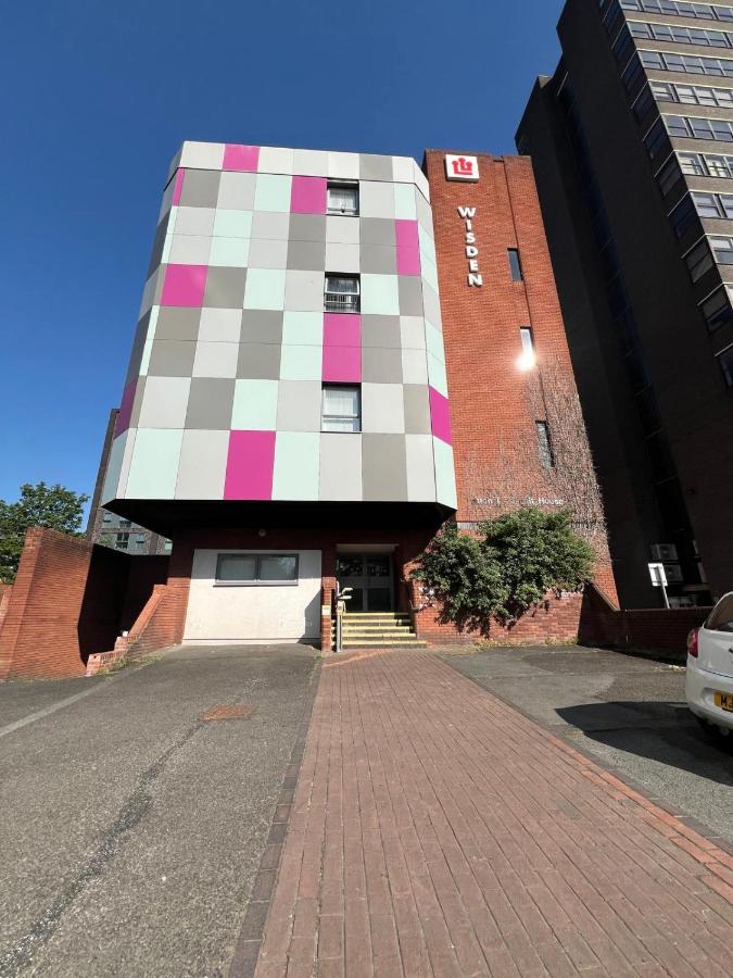 Trafford Stays - B&B Manchester