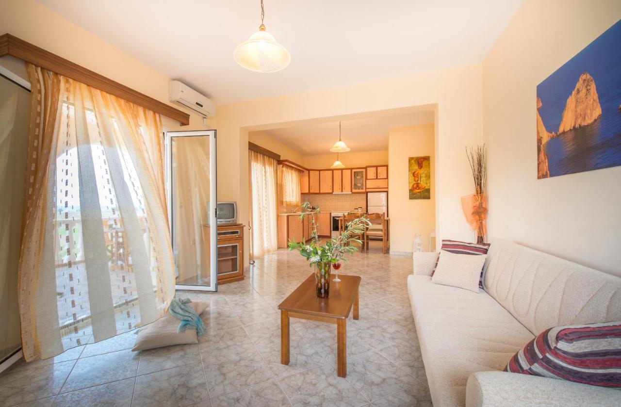 B&B Koroni - Gerovasis Apartments with Sea View - Bed and Breakfast Koroni