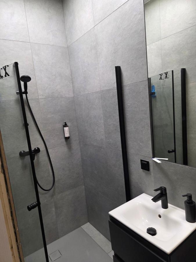 Apt4B 45m2 Center Półwiejska 1st floor Garage free - Chambres d'hôtes Poznan