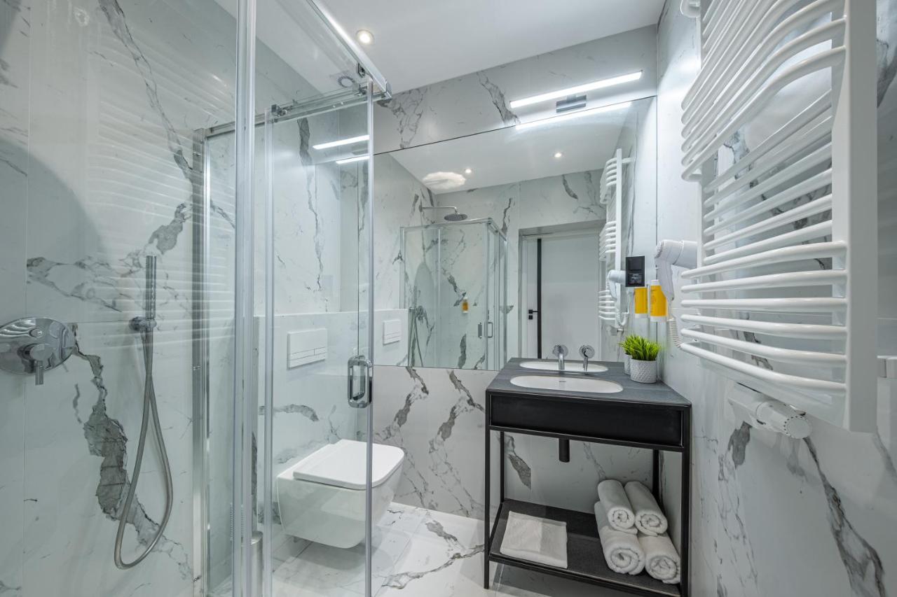 Driepersoonskamer met Eigen Badkamer