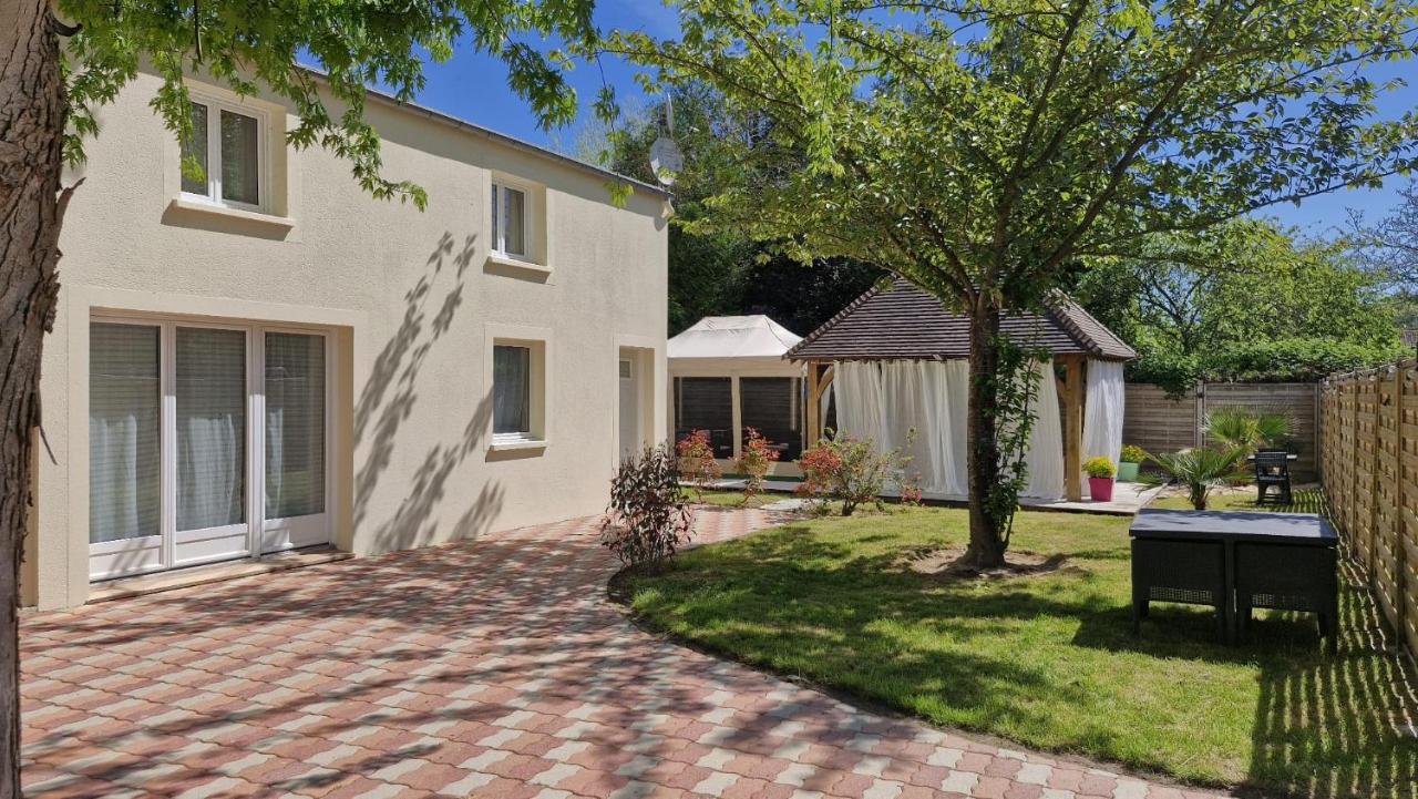 Les Trois Palmiers - Jardin, Jacuzzi privatifs - Bed and Breakfast Les Bréviaires
