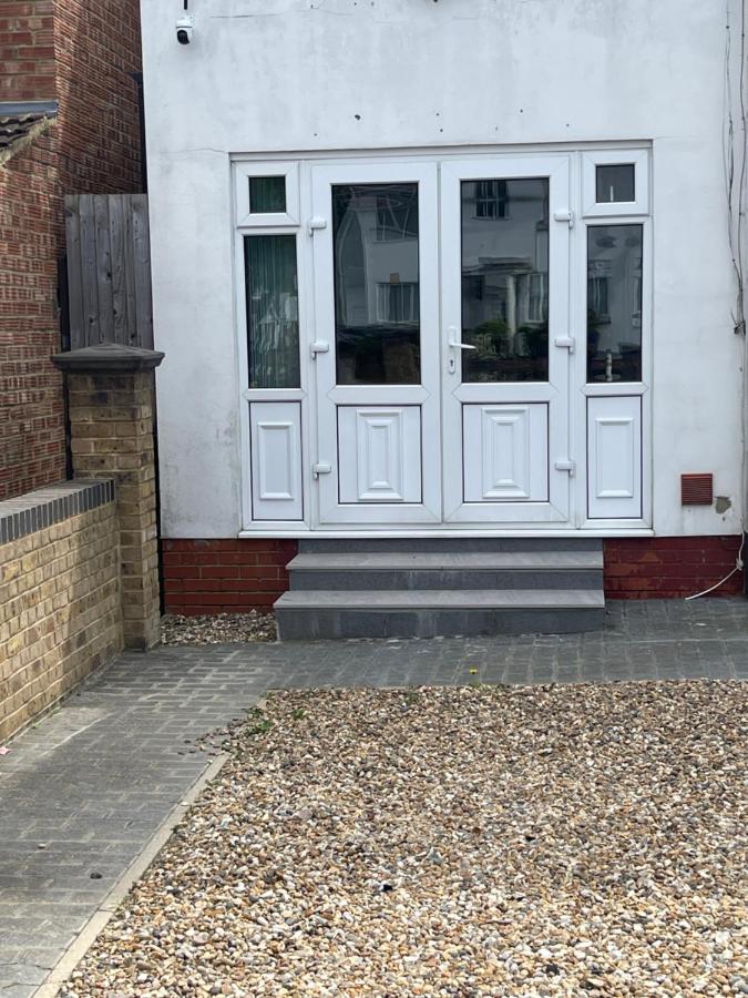 Luxury Studio in Wembley - B&B